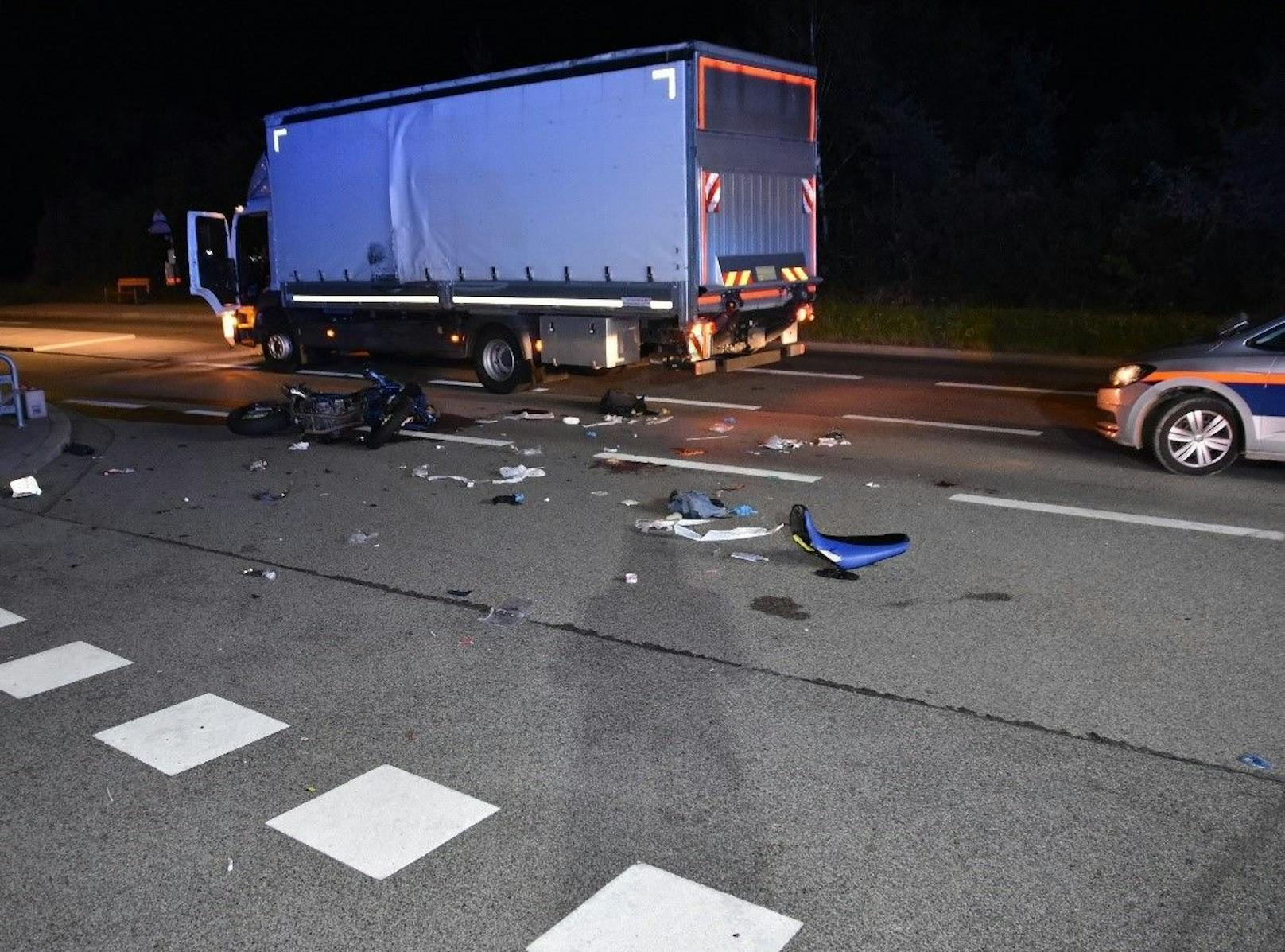 Für den jungen Motorradfahrer kam nach dem Lkw-Crash in Wien jede Hilfe zu spät.