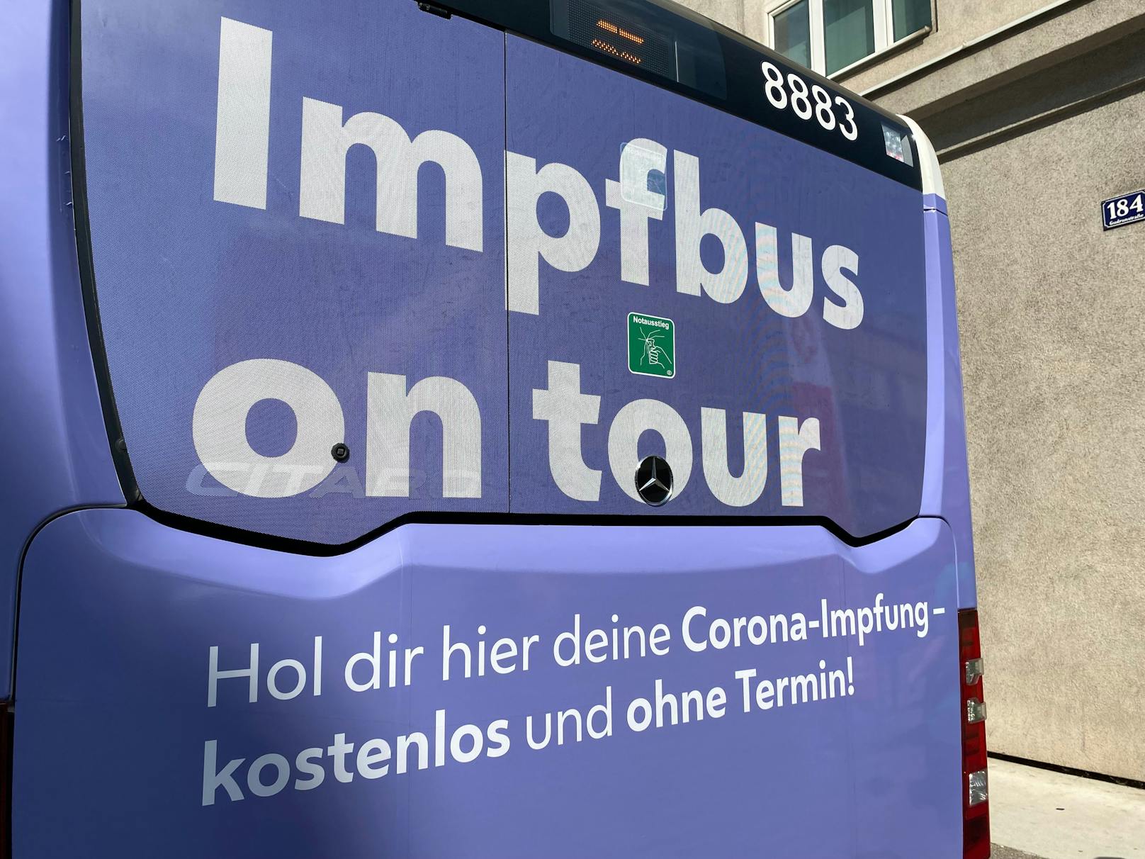 Die Impfbusse der Stadt Wien fahren nun auch große Gemeindebauten an.