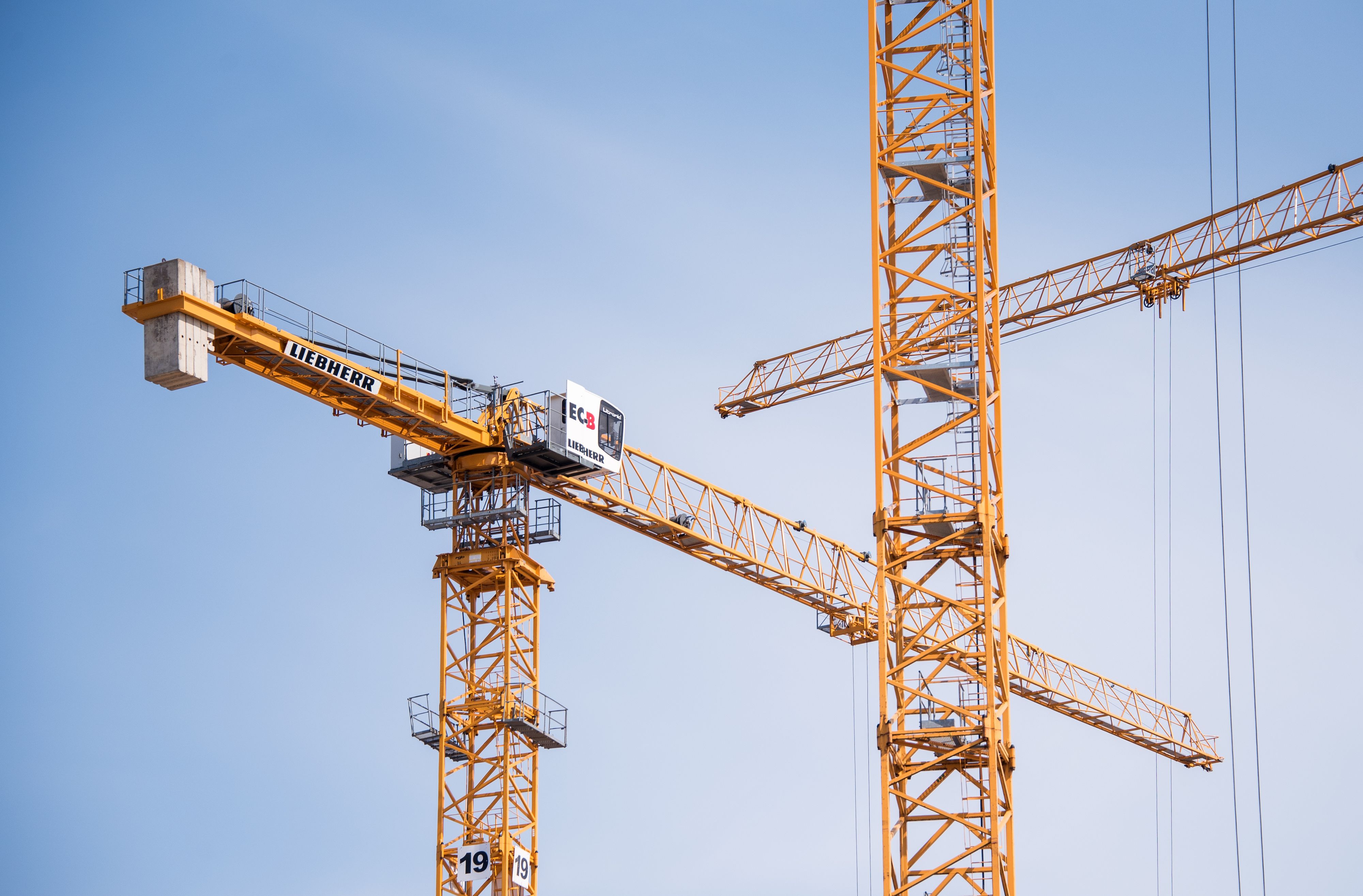 Ein Kranführer musste aus 40 Metern Höhe gerettet werden (Symbolbild).