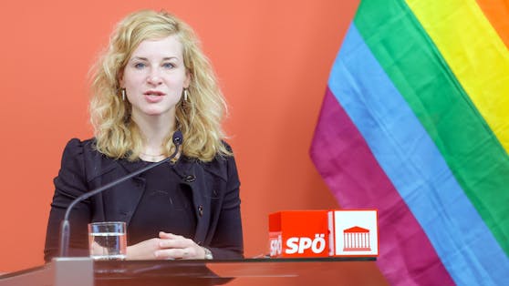Eva-Maria Holzleitner