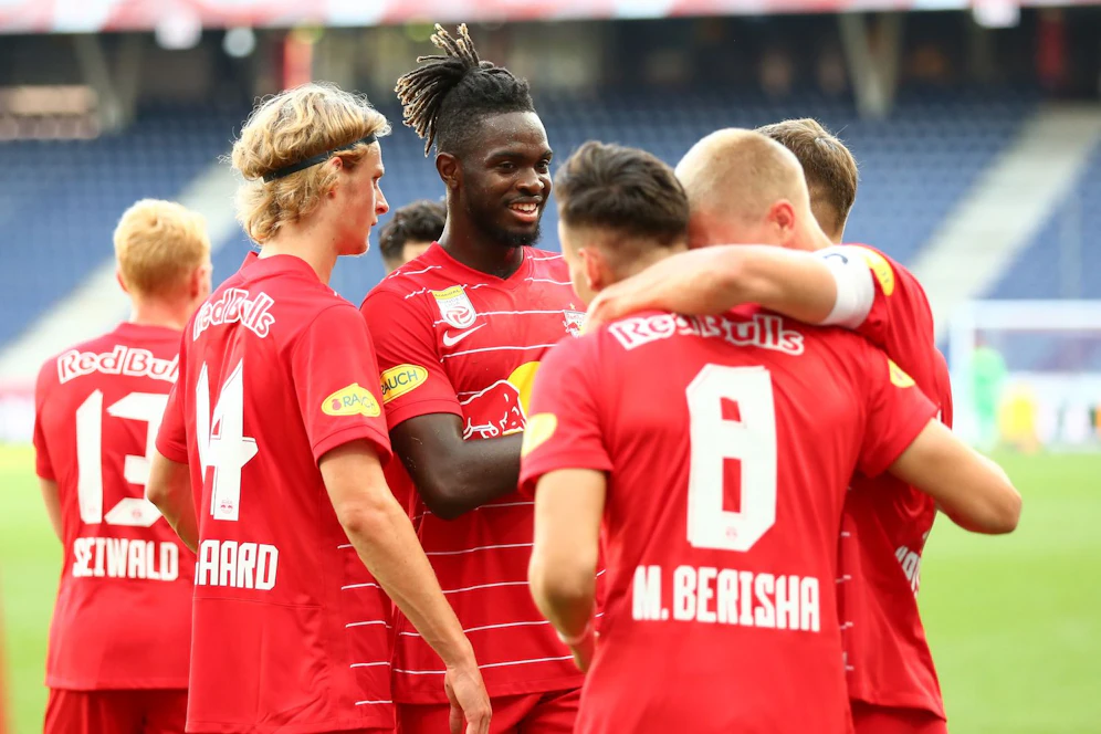 Salzburg jubelt gegen Klagenfurt.