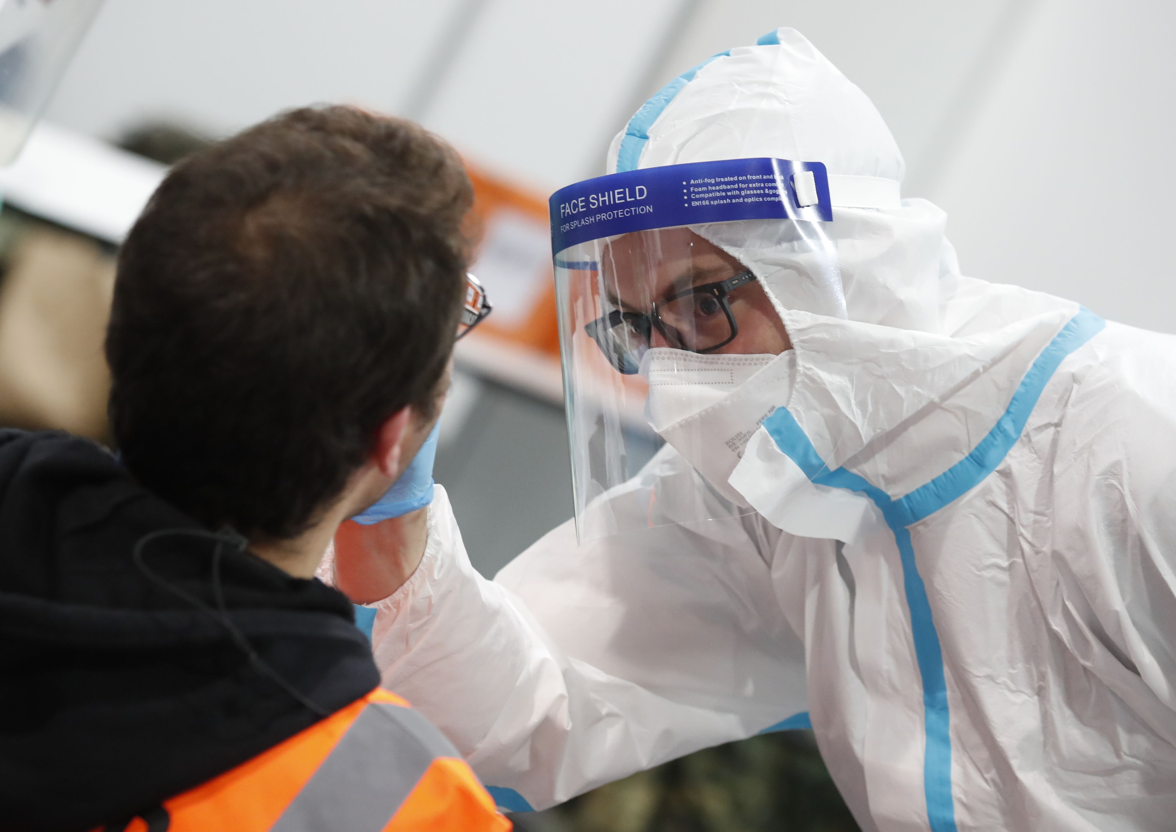 Die Corona-Fallzahlen steigen seit Wochen wieder an. Symbolbild.