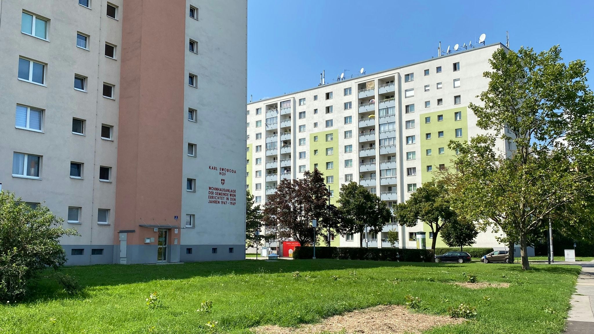 Am Samstag in der Früh kam es am Mitterweg in Wien-Simmering zu einem Brand in einem Wohnhaus. 