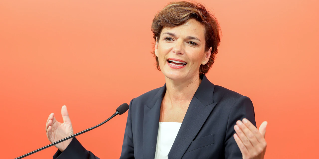 Rendi-Wagner: Geimpfte sollen Extra-Urlaubstag bekommen - Vimarsana News