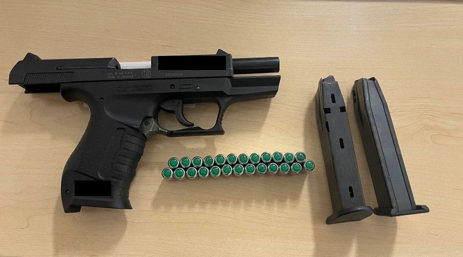 Die Polizei stellte die Waffe sicher. 