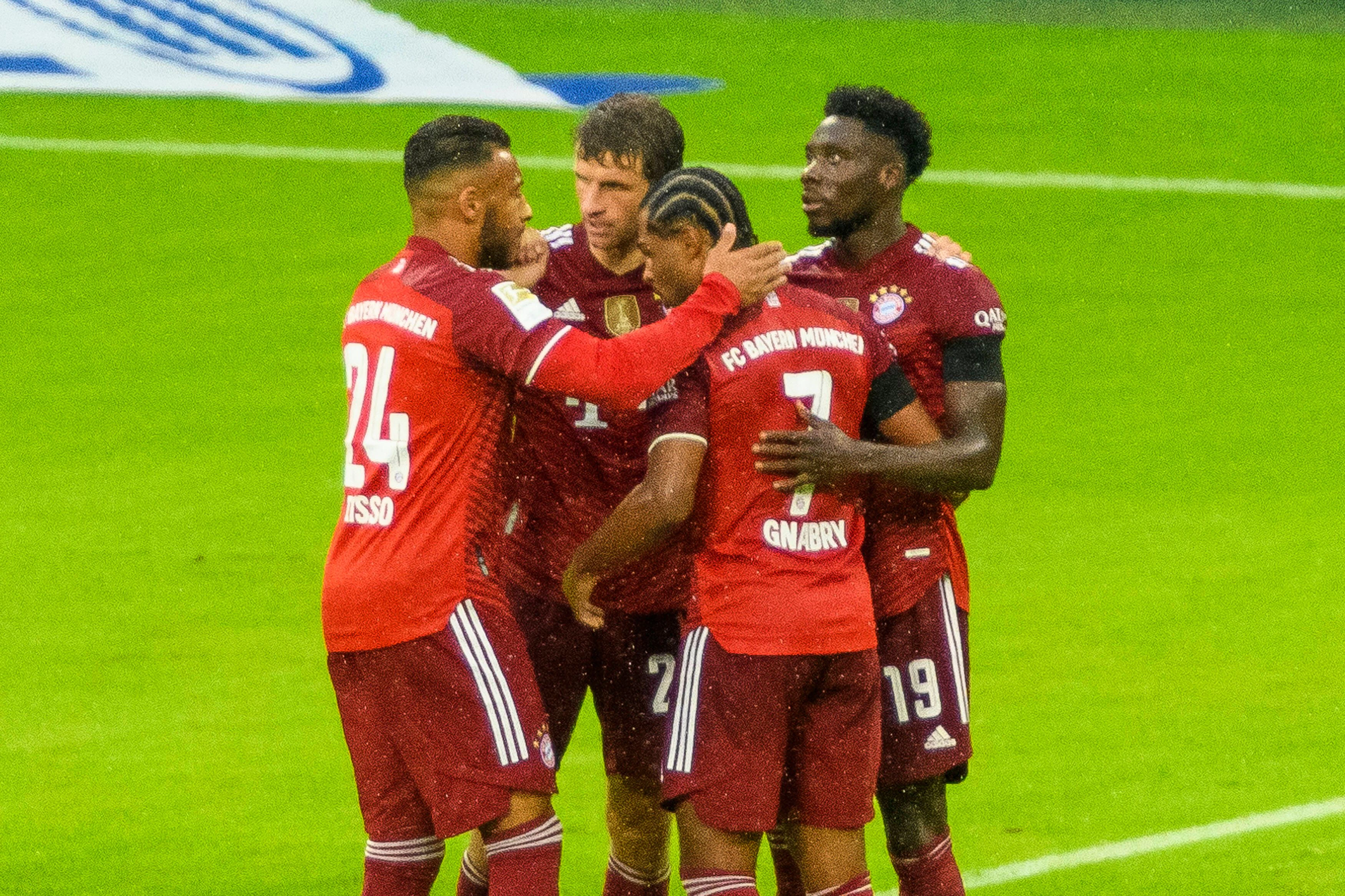Die Bayern jubeln über den Heimsieg.