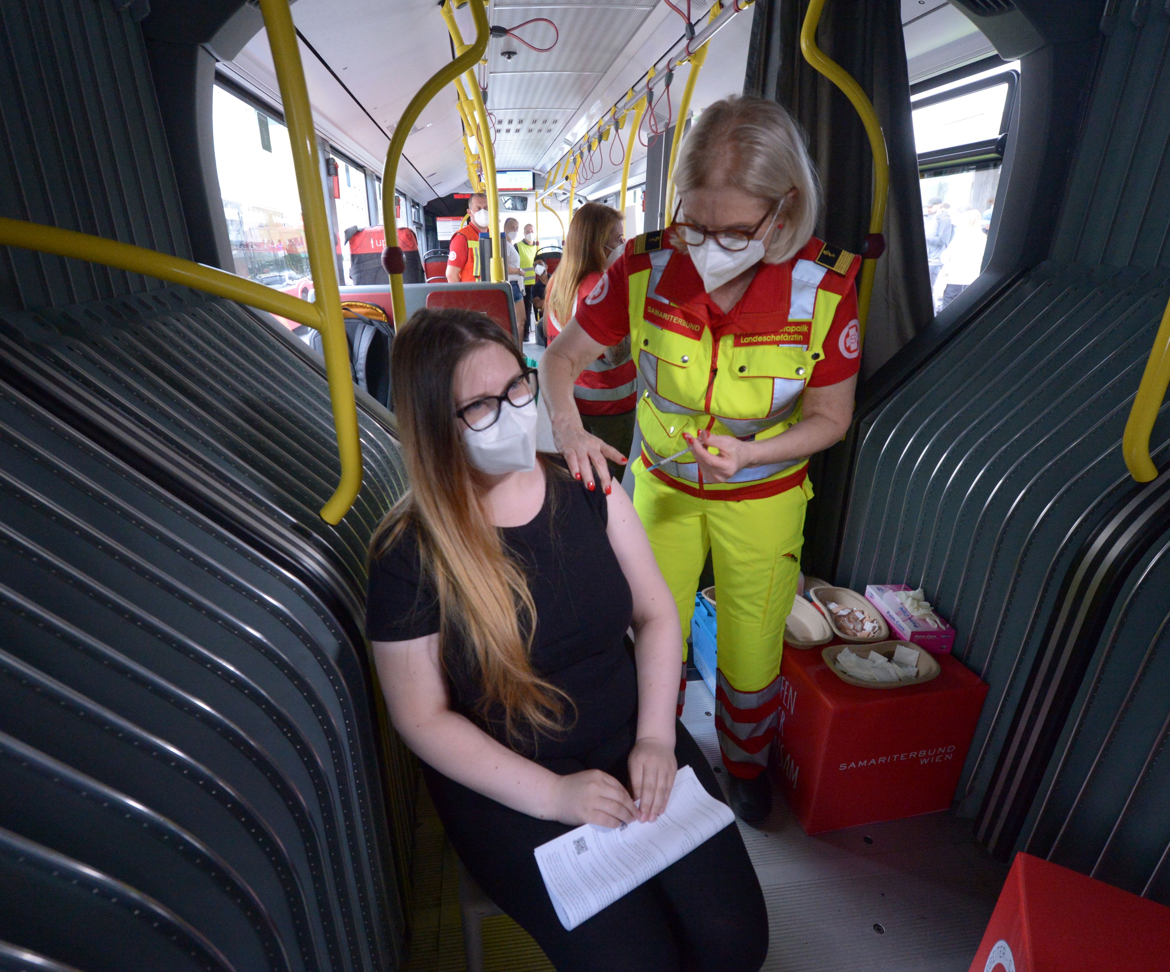 Mit dem Samariterbund Wien wurde mittlerweile die Impfbus-Tour durch Wien gestartet.