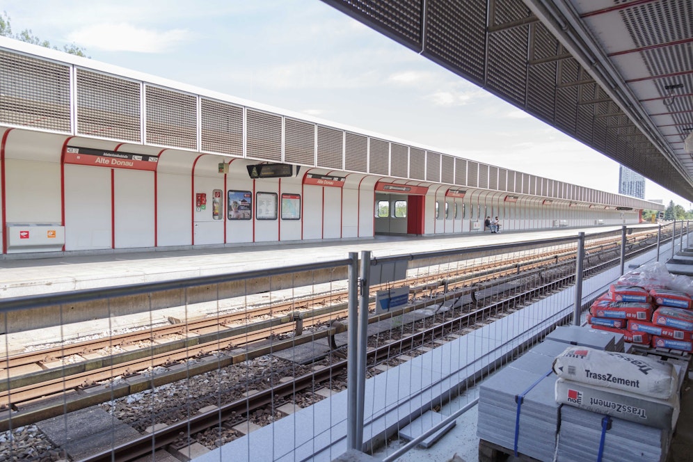 Noch bis Mitte Dezember wird die U1-Station Alte Donau saniert. Von Montag, 30. August bis einschließlich Sonntag, 12. Dezember fährt die U-Bahn in Richtung Oberlaa ohne Halt durch,