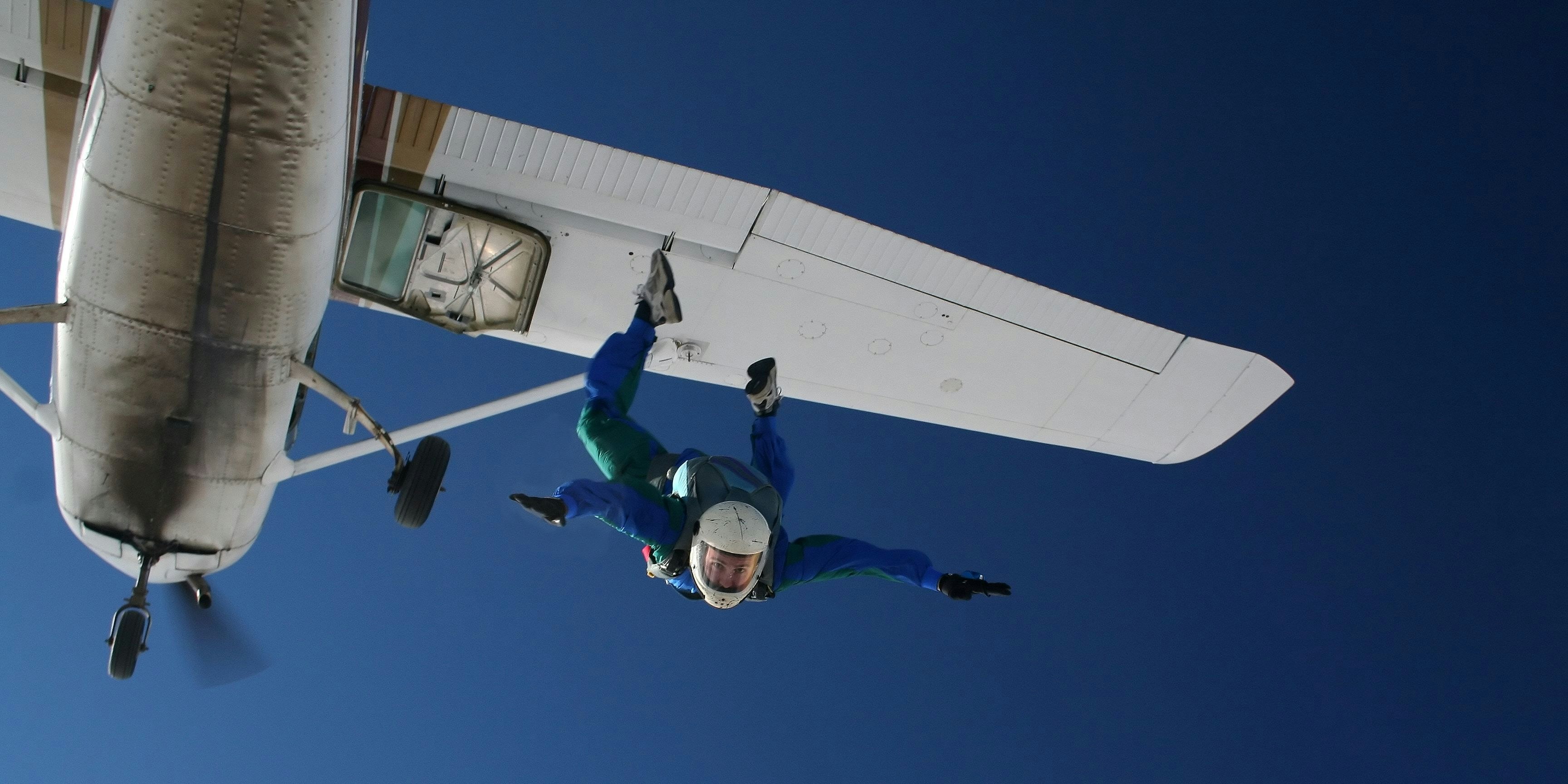 Sowohl Haupt- als auch Rettungsschirm versagten bei dem 35-jährigen Deutschen. Symbolbild