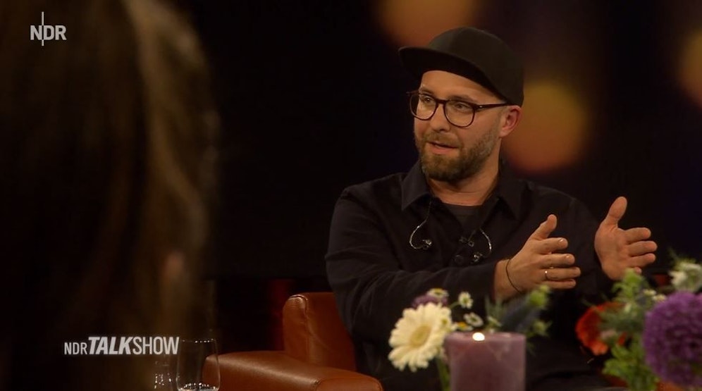 Mark Forster plaudert mit Barbara Schöneberger bei der 