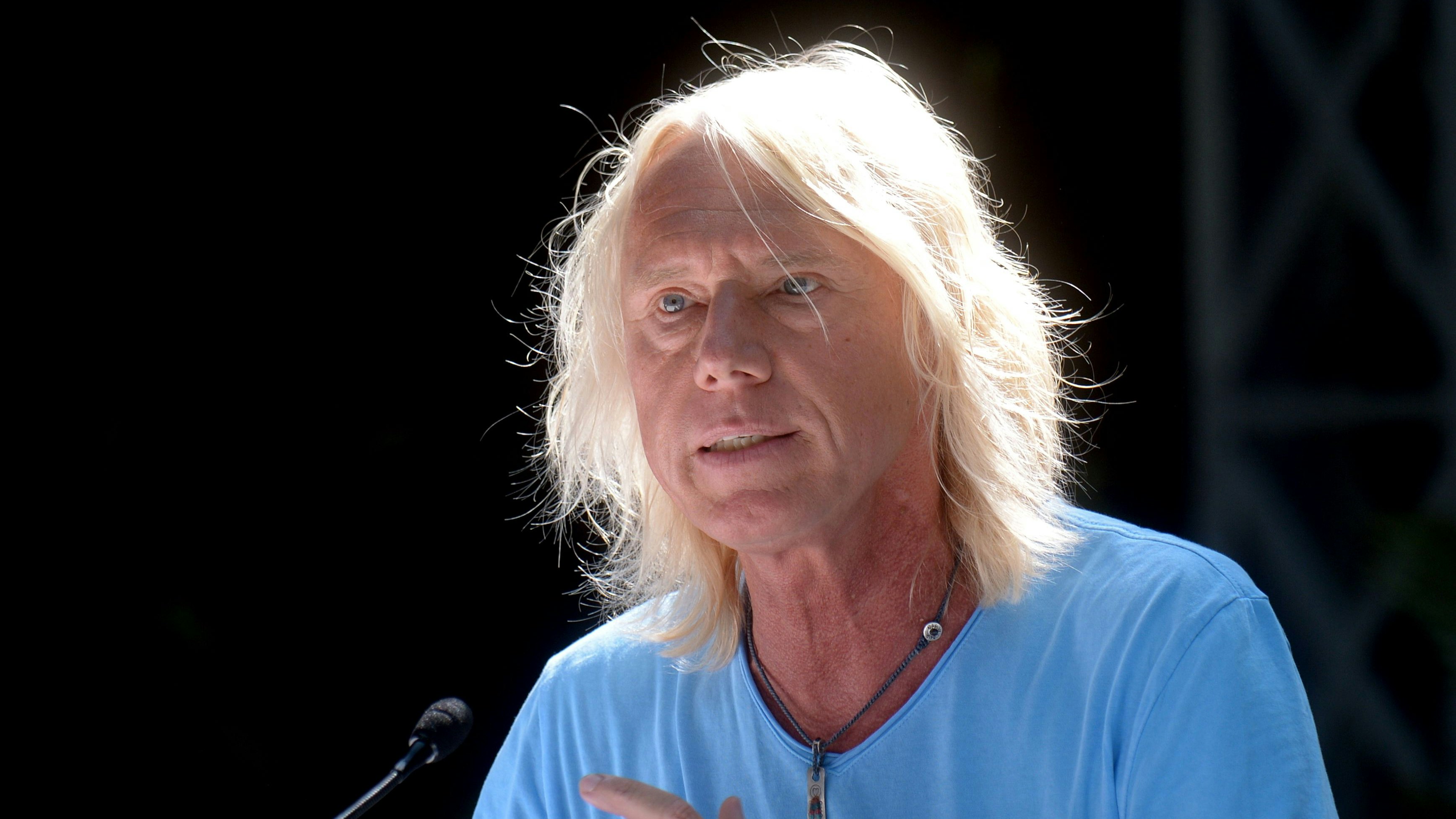 Download von www.picturedesk.com am 23.08.2021 (20:02).  ABD0058_20210811 - WIEN - ÖSTERREICH: Festivalveranstalter Ewald Tatar während der Pressekonferenz zum Thema "Veranstaltungswirtschaft: Corona-Impfung, Herbst und Winter 2021, Nova Rock Encore" am Mittwoch, 11. August 2021, in Wien. - FOTO: APA/HERBERT PFARRHOFER - 20210811_PD1771 - Rechteinfo: Rights Managed (RM)