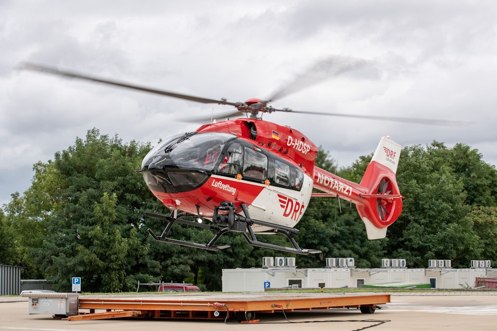 Ein Notarztheli brachte den verletzten Burschen in eine Spezialklinik. (Symbolbild)