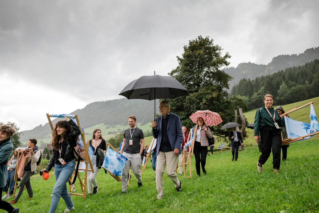 Heute.at - Unsere Freunde – VdB will tausende Afghanen aufnehmen