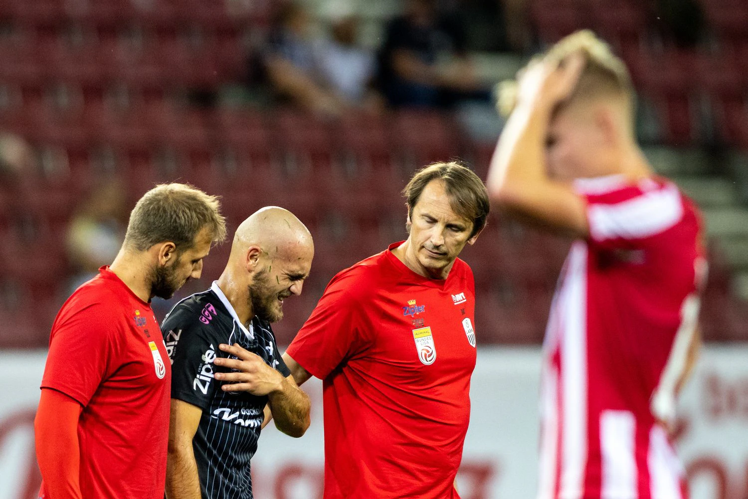 Lukas Grigic bei der Auswechslung gegen St. Johnstone.