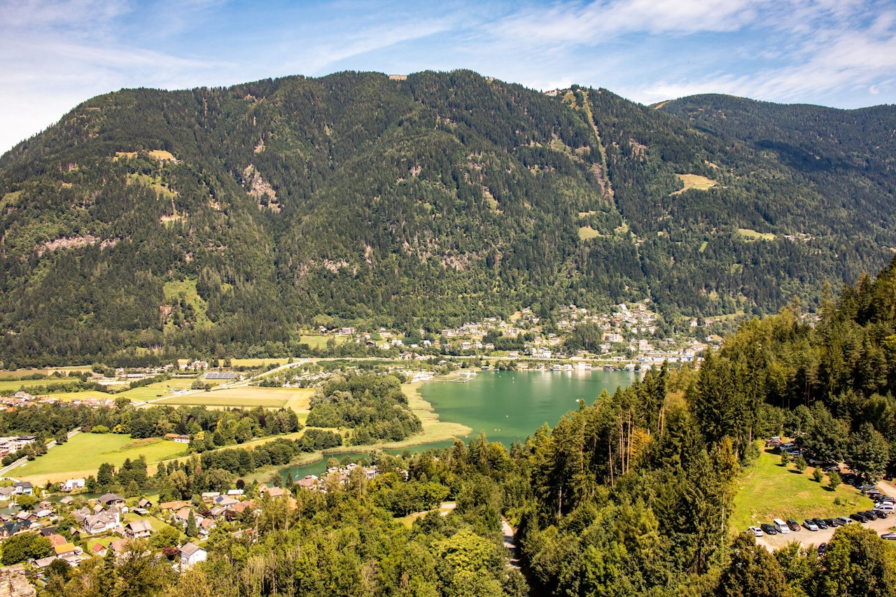 Heute.at - Radler stürzt am Ossiacher See gegen Zaun und stirbt
