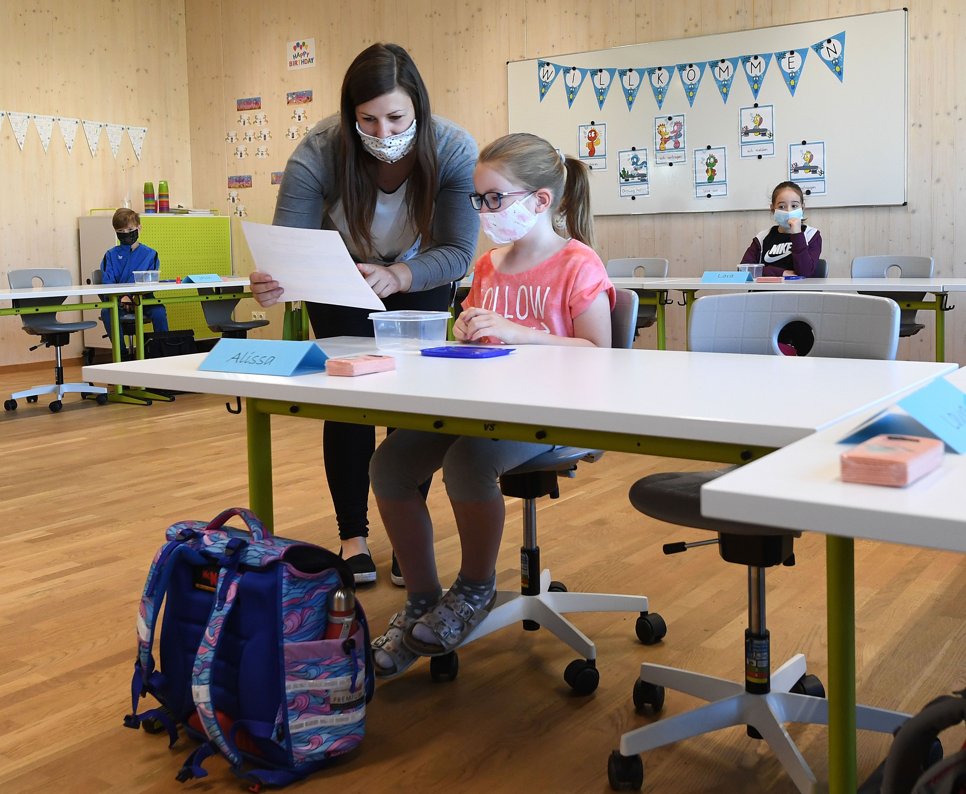 Die Schulen bleiben offen, die Verunsicherung bei Eltern, Kindern und Lehrer bleibt ebenfalls.