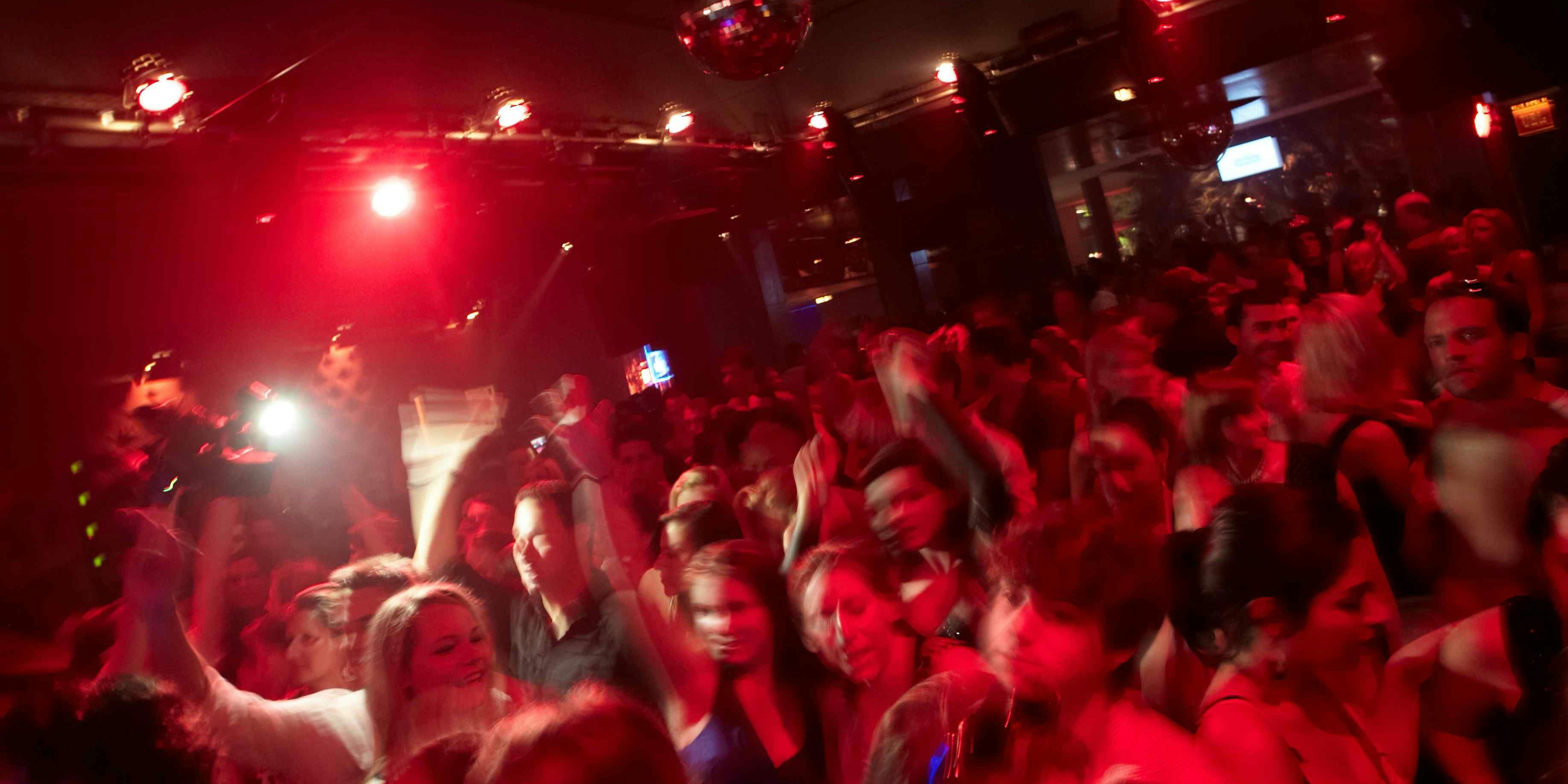 Experte fordert: "Nur Geimpfte in die Nachtgastronomie"