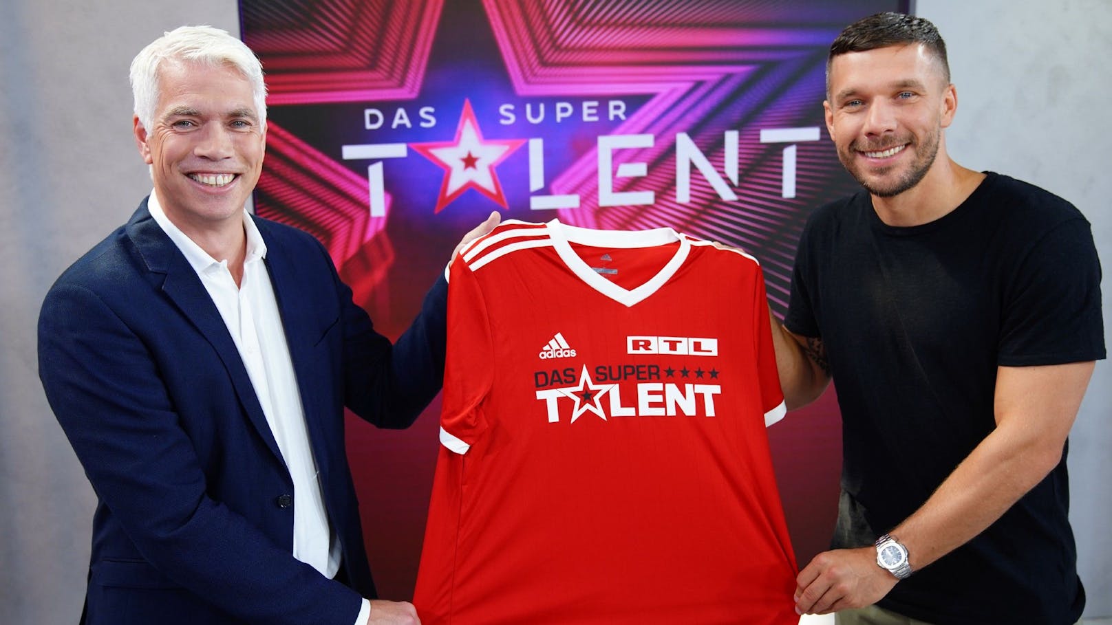 Lukas Podolski ist in den Liveshows wieder Juror beim "Supertalent".