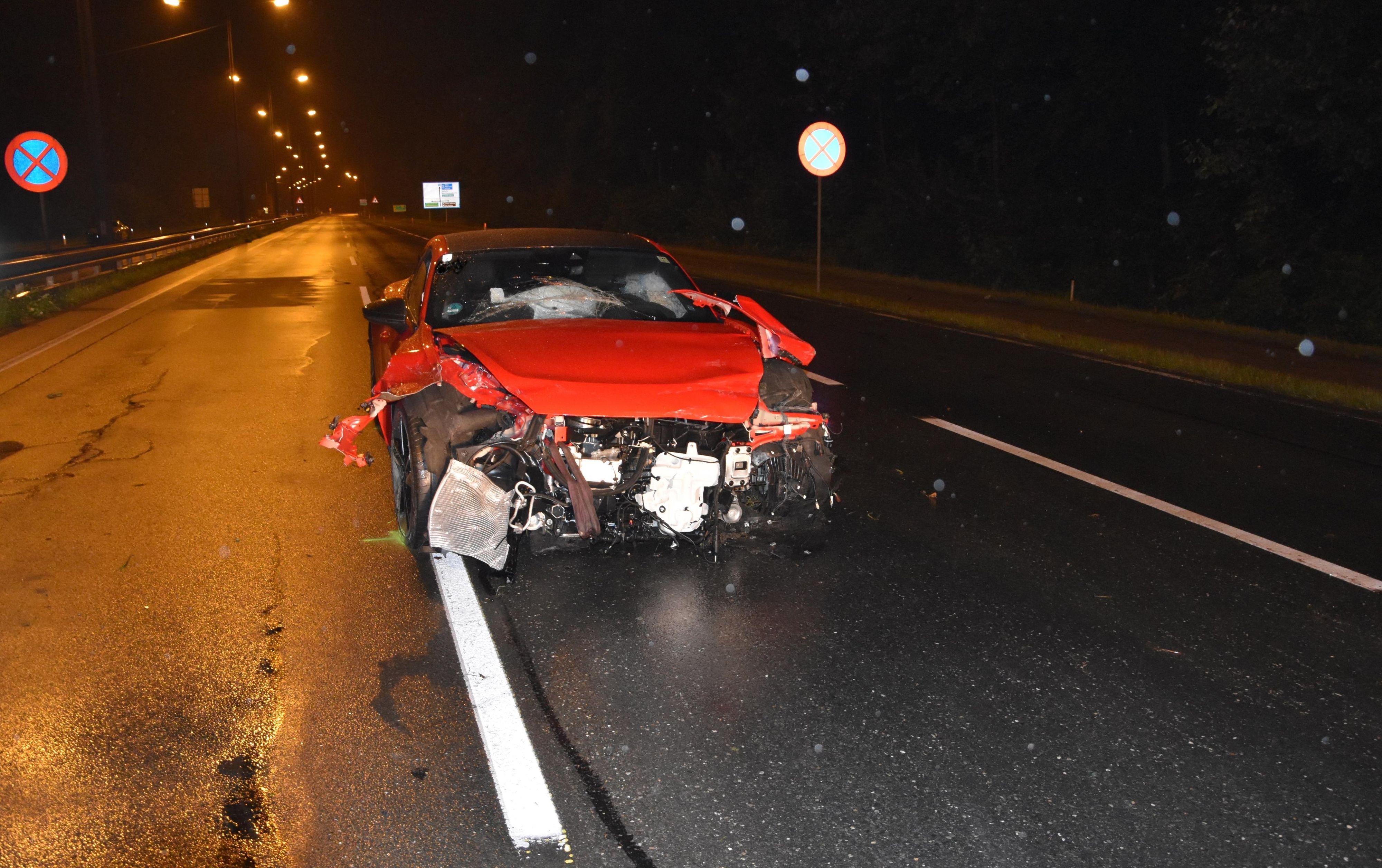 Wohl Sekundenschlaf wurde diesem teuren Elektro-Audi zum Verhängnis.