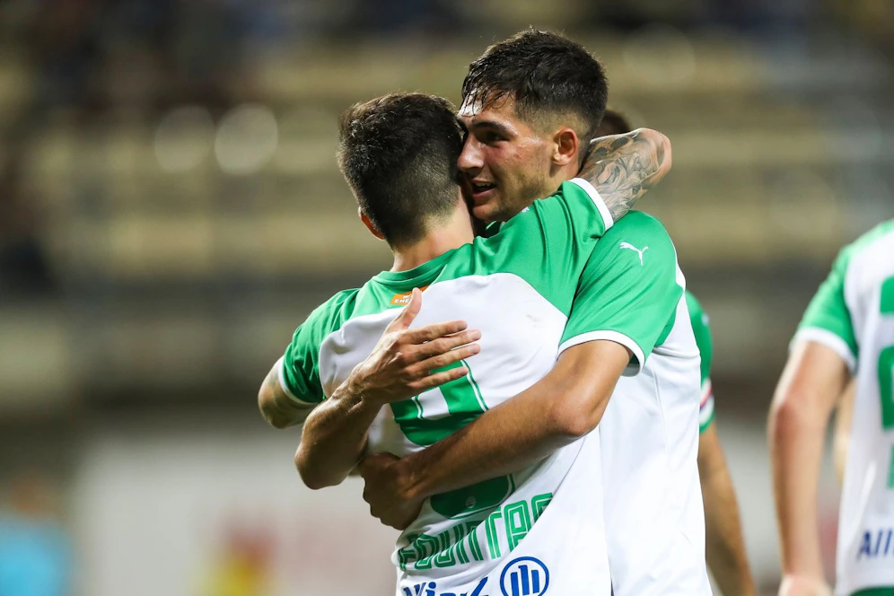 Leo Greiml und Rapid feiern den Europa-League-Einzug. 