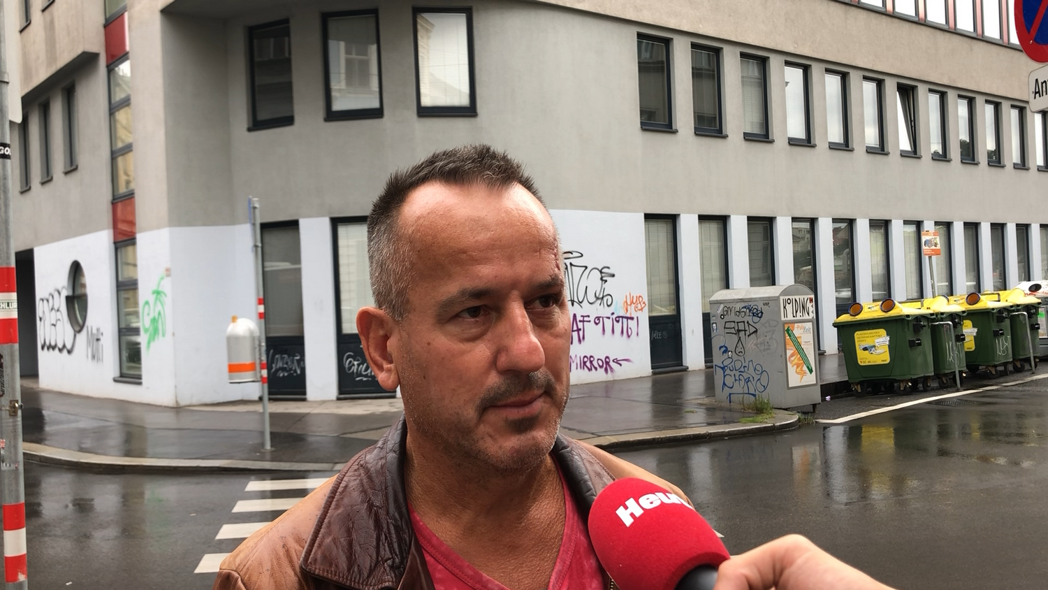 Bauarbeiter Jan (55) möchte nach einer Verletzung nur noch geringfügig arbeiten.