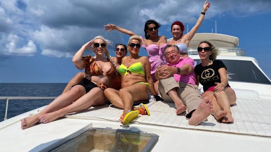 Leinen los! Richard Lugner und seine Tierchen auf dem "Loveboat"