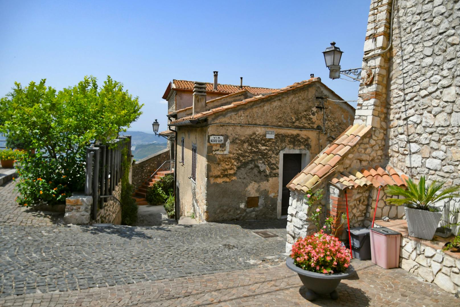 Maenza in Italien könnte deine neue Heimat werden - um nur 1 Euro.