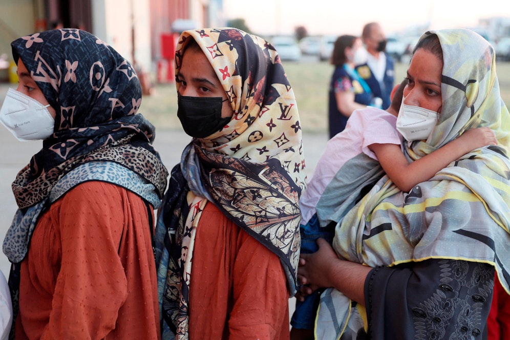 Für Frauen, Menschenrechtsaktivisten oder Journalisten wird die Lage in Afghanistan zunehmend gefährlich. Der Wiener Landtag fordert die Bundesregierung auf, gefährdete Personen nach Österreich und Wien zu holen.