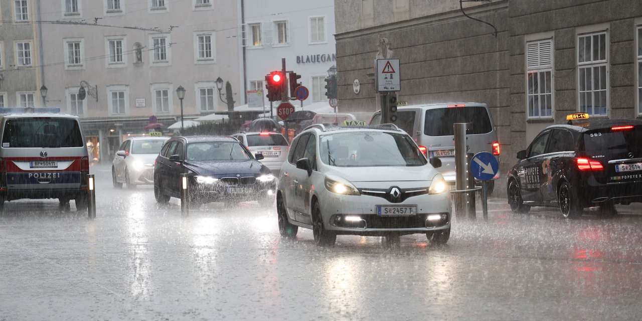 Sommer vorbei, jetzt droht 10 Tage Dauer-Regen - Vimarsana News