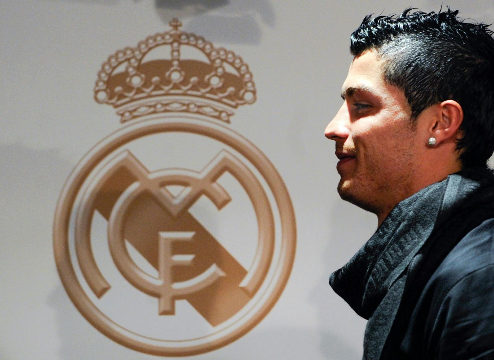 2009 kam der Wechsel zu Real Madrid, mit 94 Millionen war Ronaldo lange Zeit der teuerste Kicker aller Zeiten.