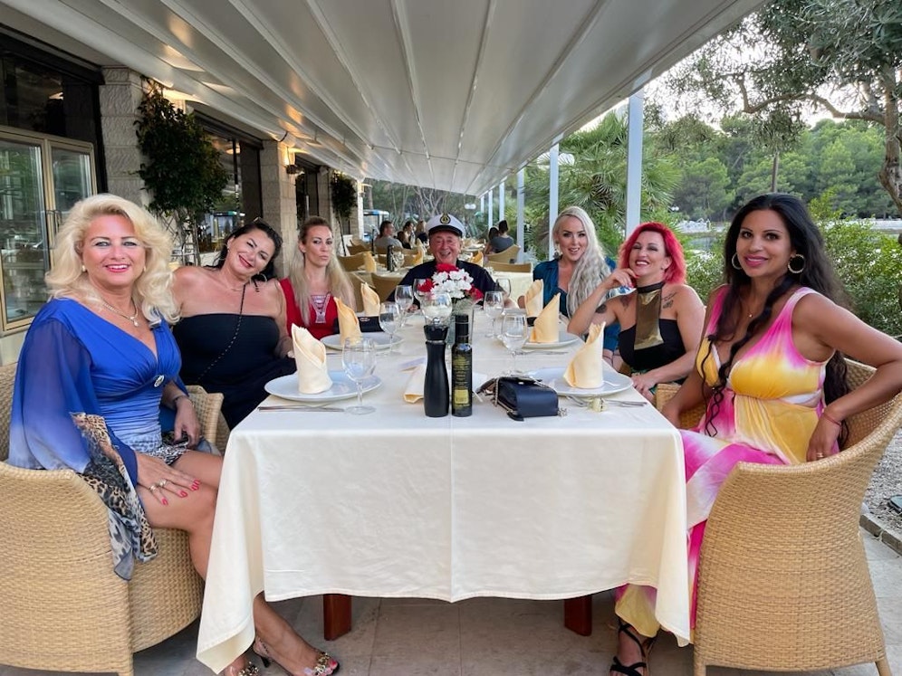 Richard Lugner führte seine Tierchen zum Abendessen aus 