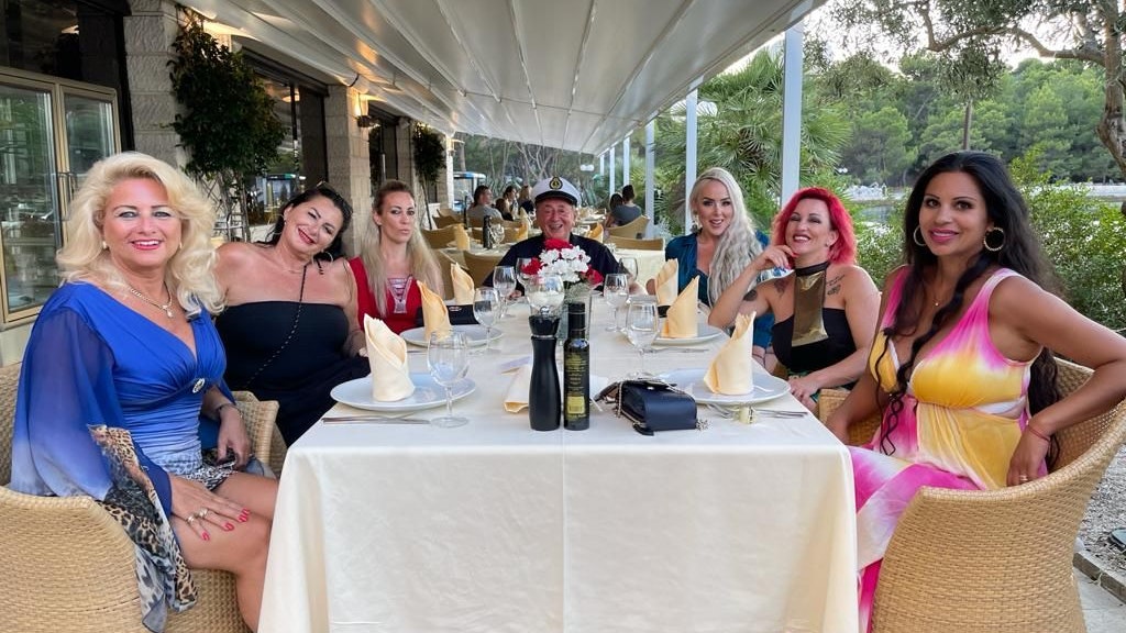 Richard Lugner führte seine Tierchen zum Abendessen aus 