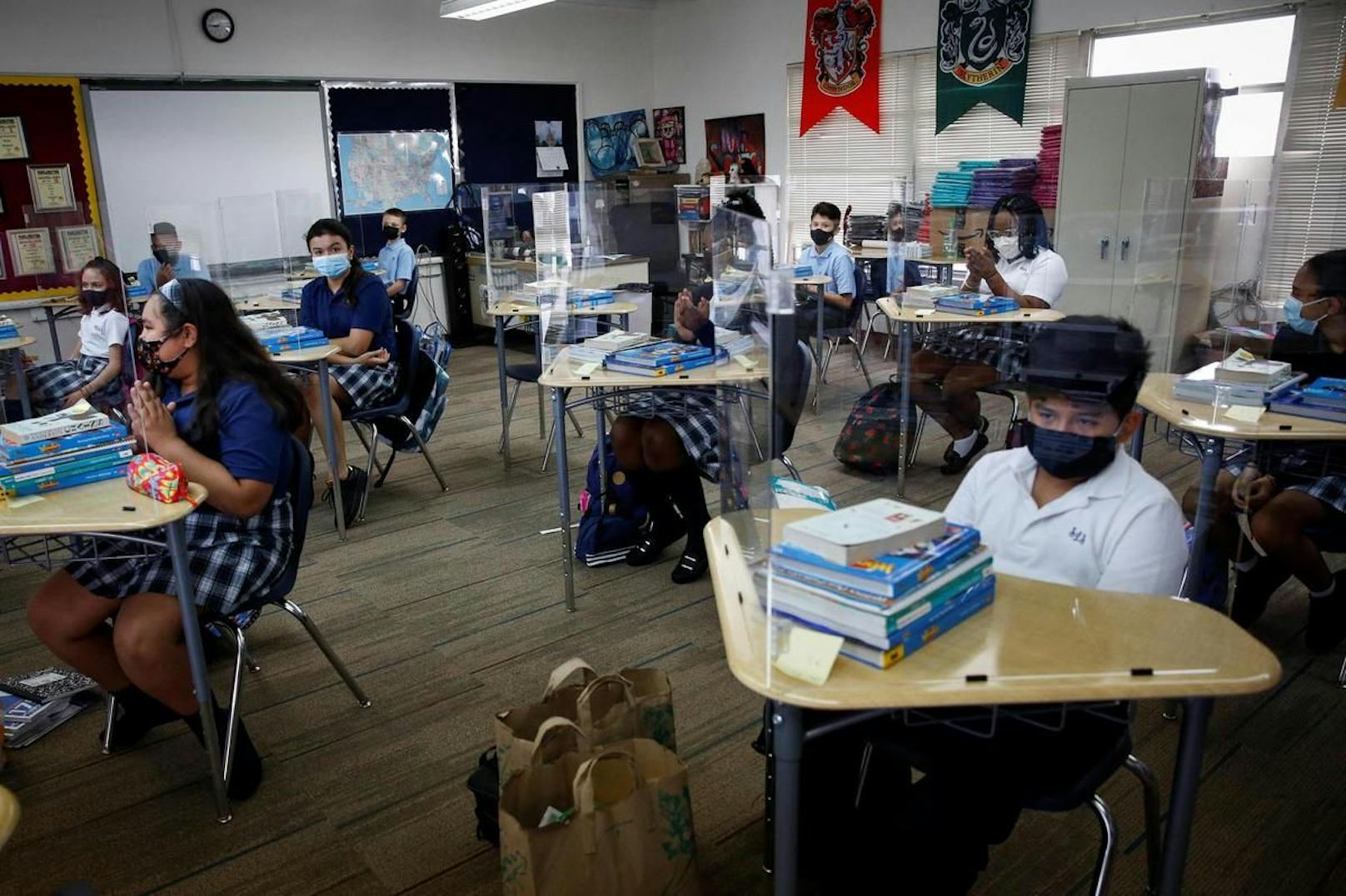 Eine Studie geht davon aus, dass ein Lehrer 12 seiner Schüler und Schülerinnen mit Corona infiziert hatte. Aus demselben Ausbruch könnten sich insgesamt 26 Kinder angesteckt haben.