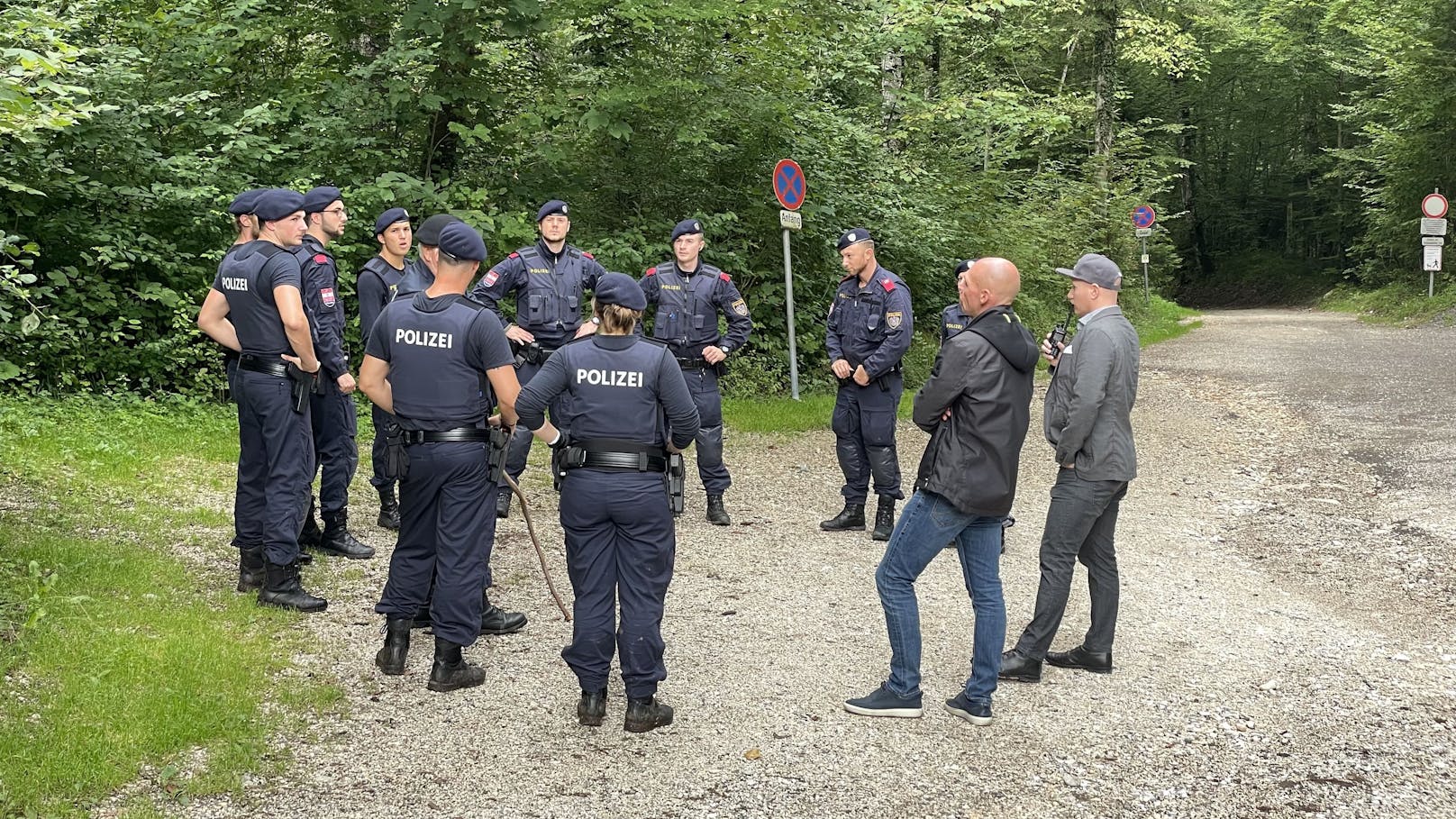 In Salzburg ist es am Mittwoch, 26. August 2021 wegen eines möglichen Gewaltverbrechens zu einer Suchaktion der Polizei rund um den Untersberg nahe der Landeshauptstadt gekommen.