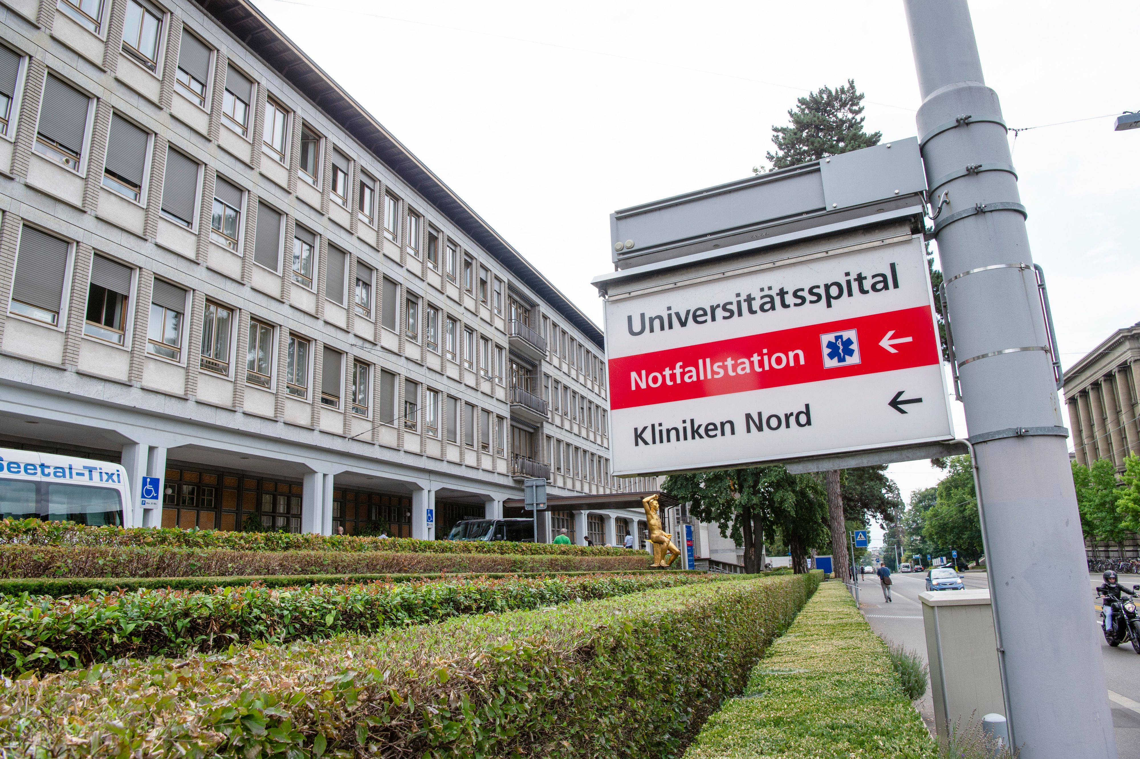 Die Uniklinik Zürich hat mehr Patienten als Betten.