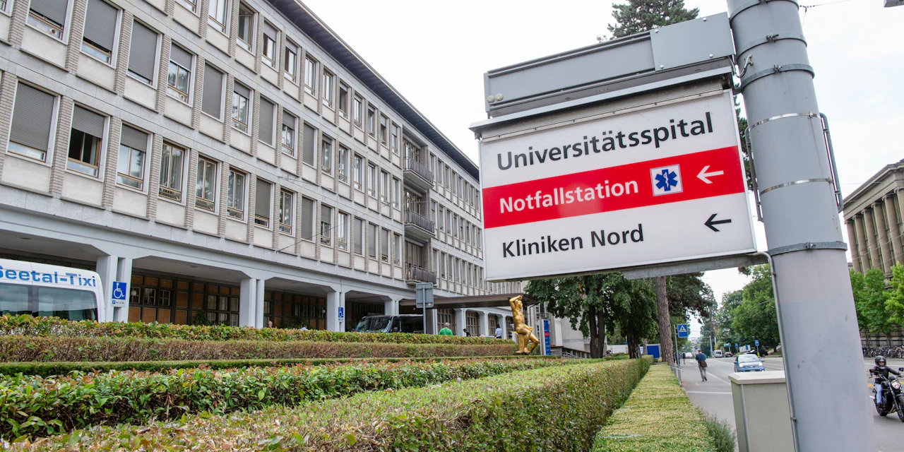 Ungeimpfte Patienten sollen im Spital auf Warteliste - Vimarsana News
