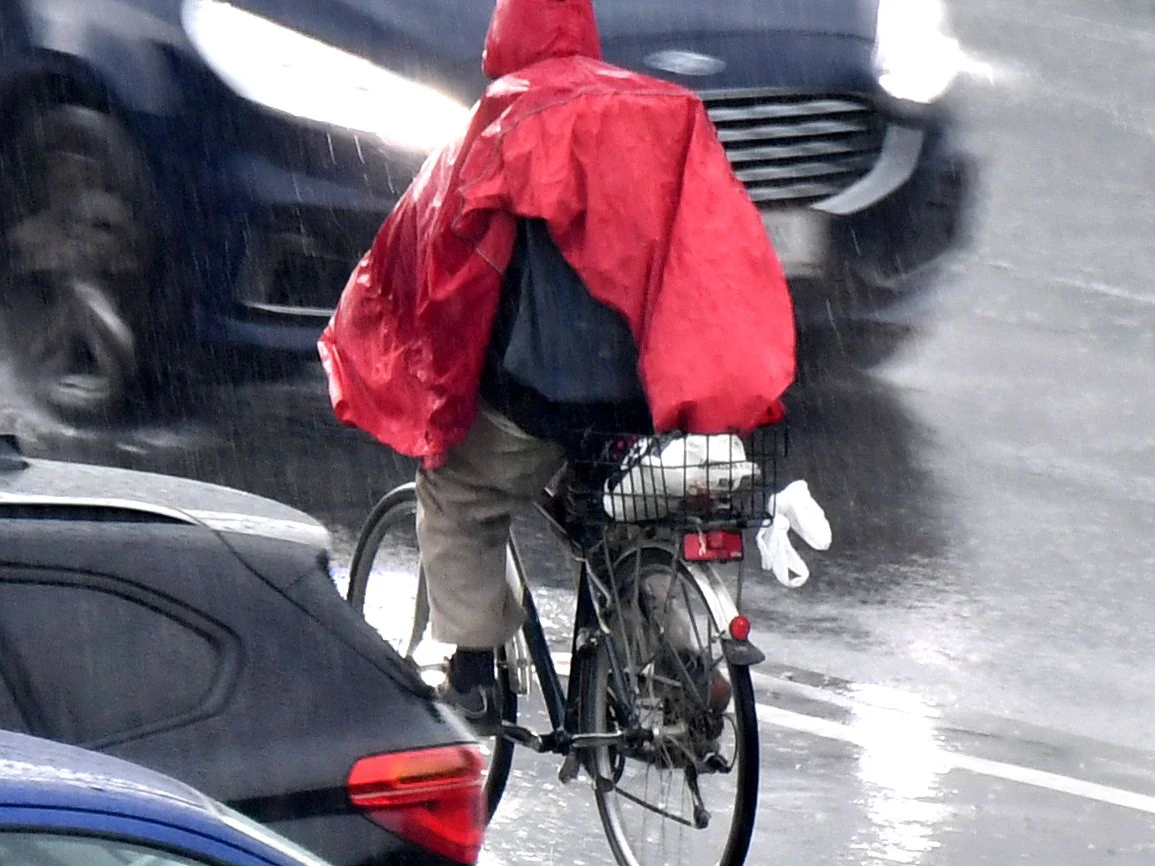 Die kommenden Tage stürzen die Temperaturen ab und es gibt massig Regenschauer.
