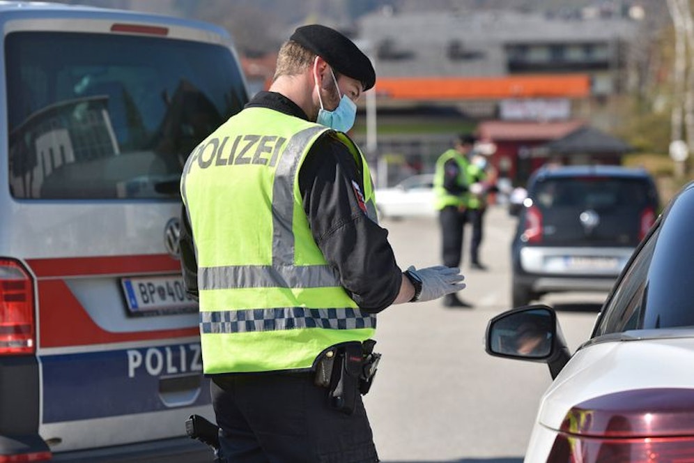 Polizisten aus Ampflwang führten Schwerpunktkontrollen durch.