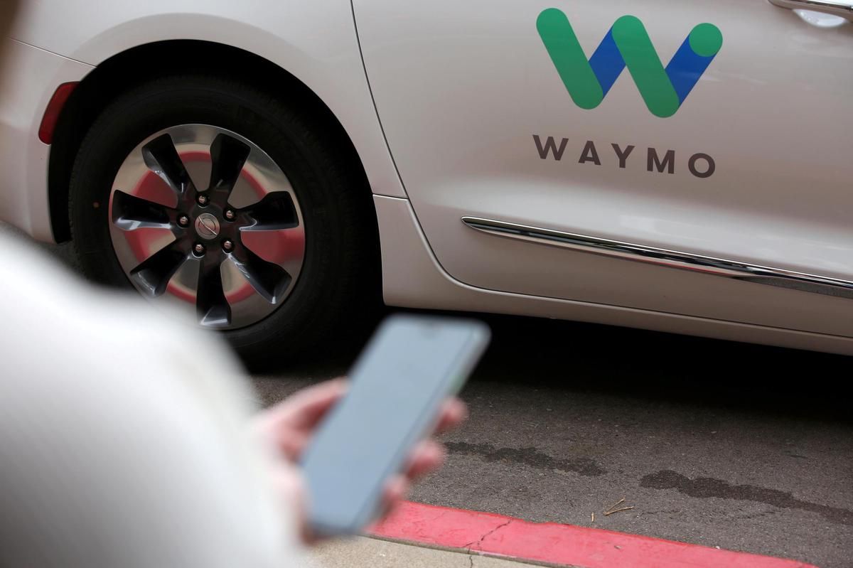 Waymo-Taxis sind neu auch in San Francisco für mehr Personen zugänglich.