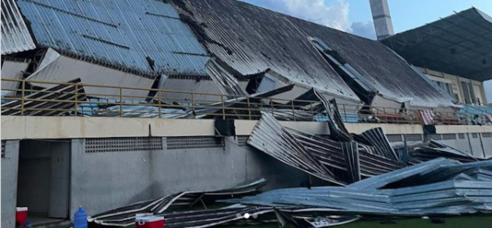 Das eingestürzte Stadion-Dach