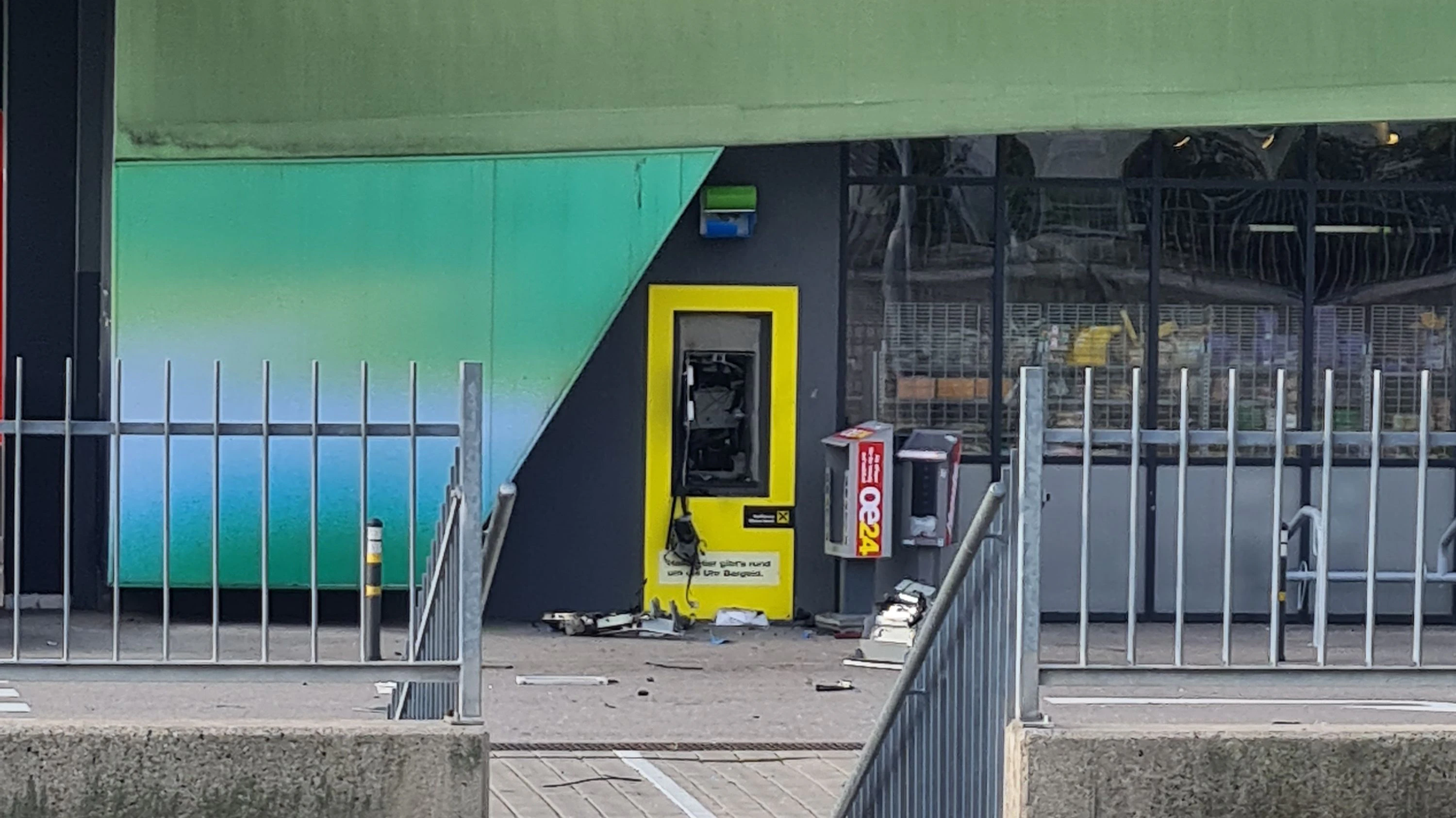 Ein Bankomat wurde in der Nacht gesprengt.