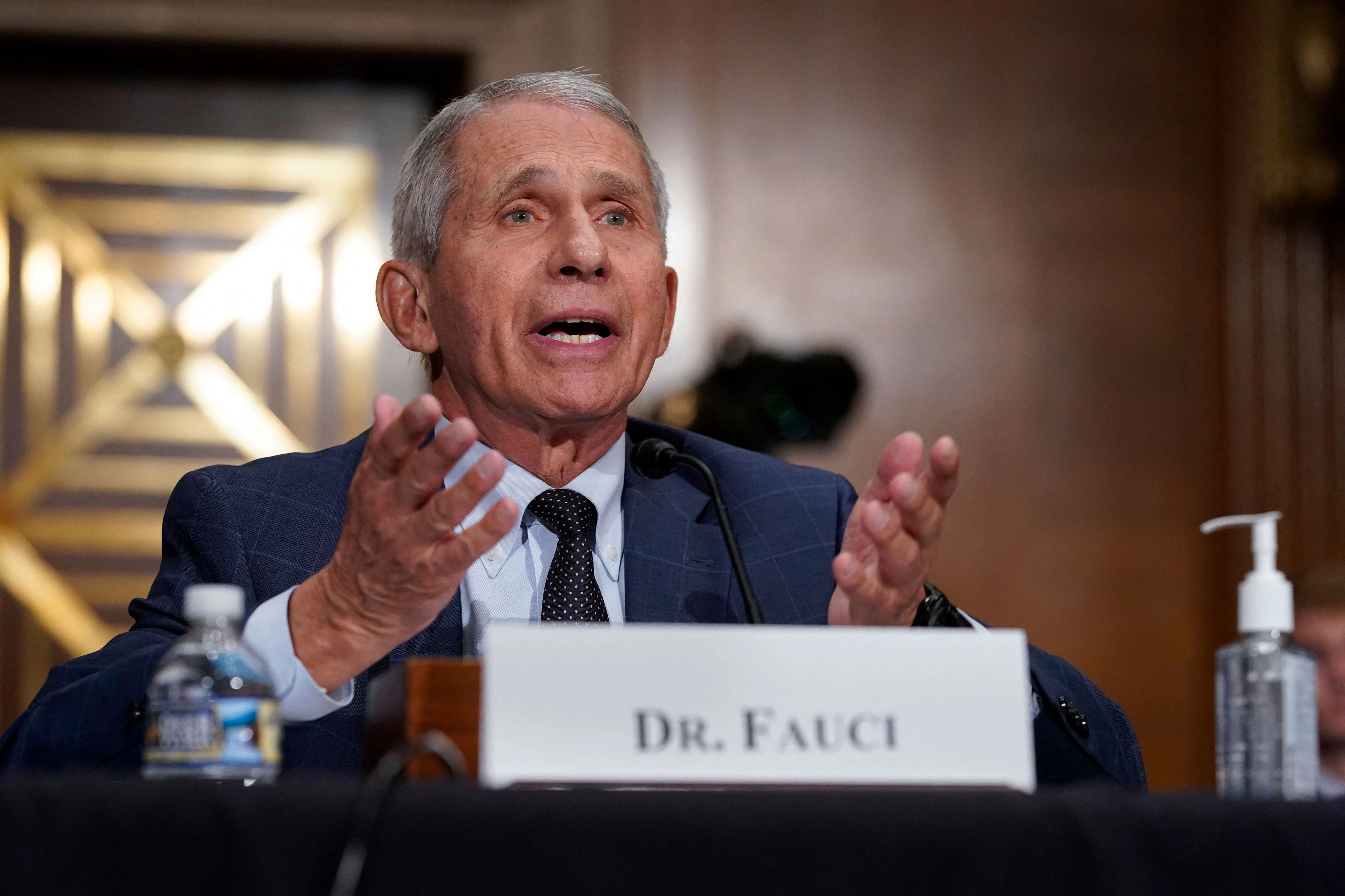 Download von www.picturedesk.com am 29.08.2021 (22:03).  Dr. Anthony Fauci, director of the National Institute of Allergy and Infectious Diseases, responds to questions by Senator Rand Paul during the Senate Health, Education, Labor, and Pensions Committee hearing on Capitol Hill in Washington, DC on July 20, 2021. (Photo by J. Scott Applewhite / POOL / AFP) - 20210720_PD6787 - Rechteinfo: Rights Managed (RM) Nur für redaktionelle Nutzung! Werbliche Nutzung erfordert Freigabe: bitte schicken Sie uns eine Anfrage.