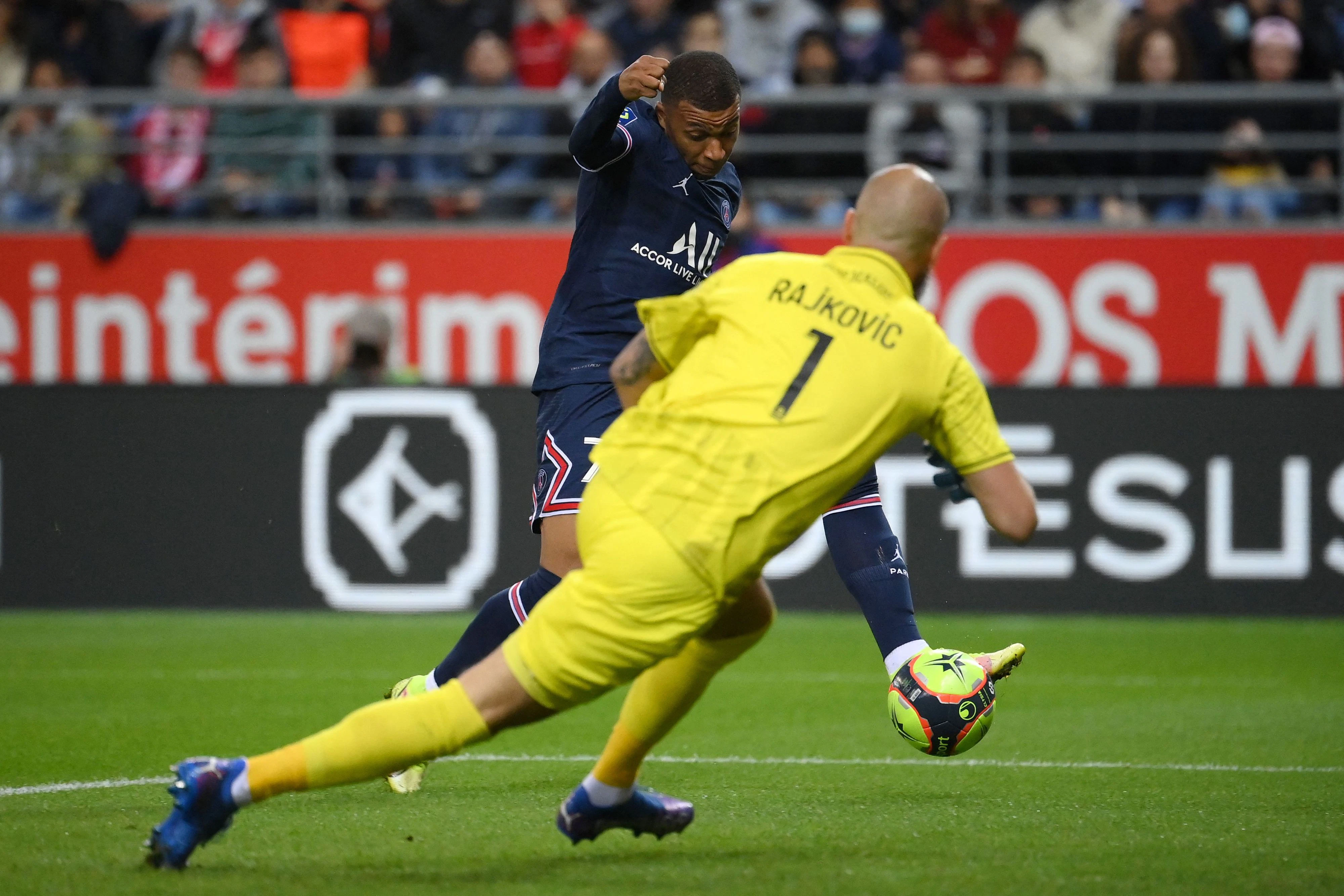 Kylian Mbappe schießt PSG zum Sieg.