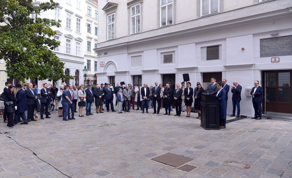 Zum 40. Jahrestag des Anschlags auf die Synagoge in der Seitenstettengasse gedenkt die IKG den Überlebenden.