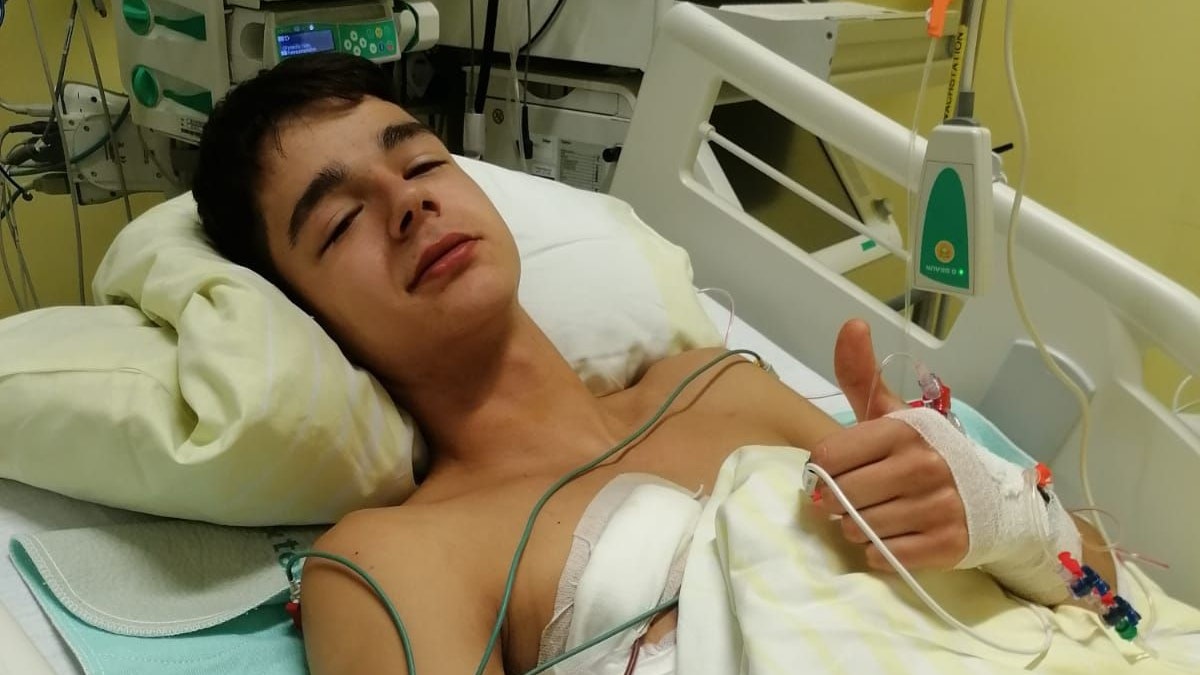 Gabriel H. wurde nach einem Zeltfest in Eschenau (OÖ) niedergestochen. Er ist aber außer Lebensgefahr.