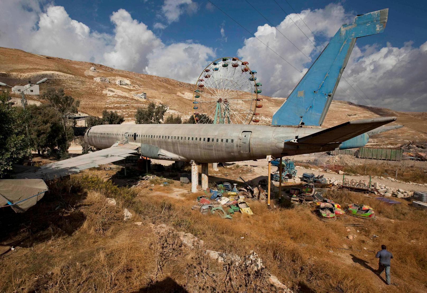 Zwillingsbrüder Ata und Chamis al-Sairafi wurden vor rund 30 Jahren auf die alte Boeing 707 aufmerksam. Jetzt haben sie ihr neues Leben eingehaucht und eröffnen bald das&nbsp;West Bank Airplane Cafe.