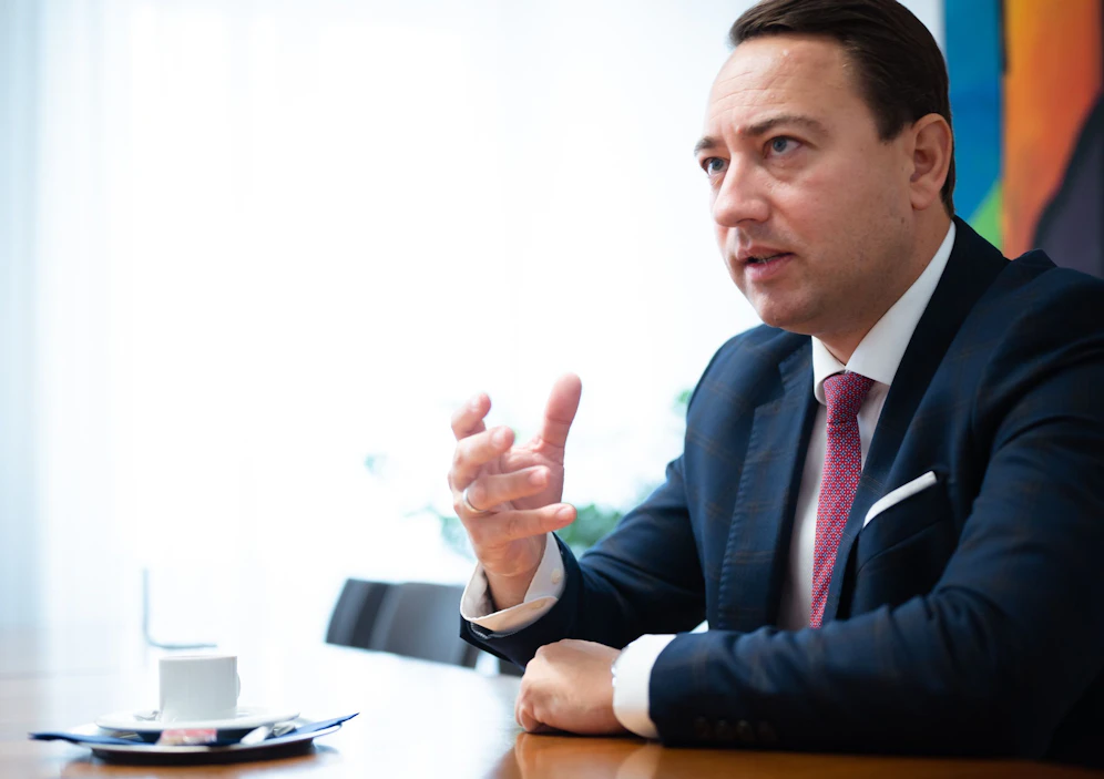 FPOÖ-Chef Manfred Haimbuchner übt heftige Kritik.