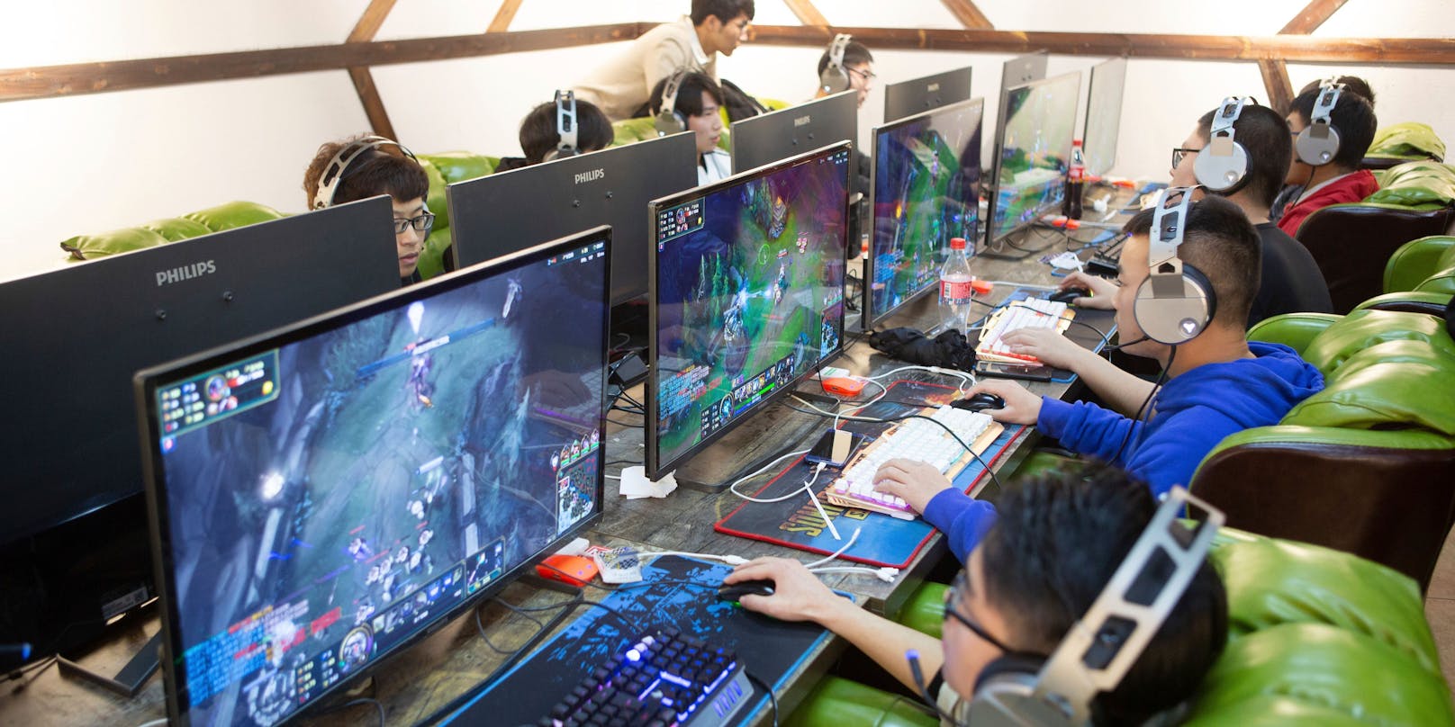 Besonders beliebt sind in China Online-MMORPGs oder MOBAs, Turnier-Sieger werden gefeiert wie Fußballstars.