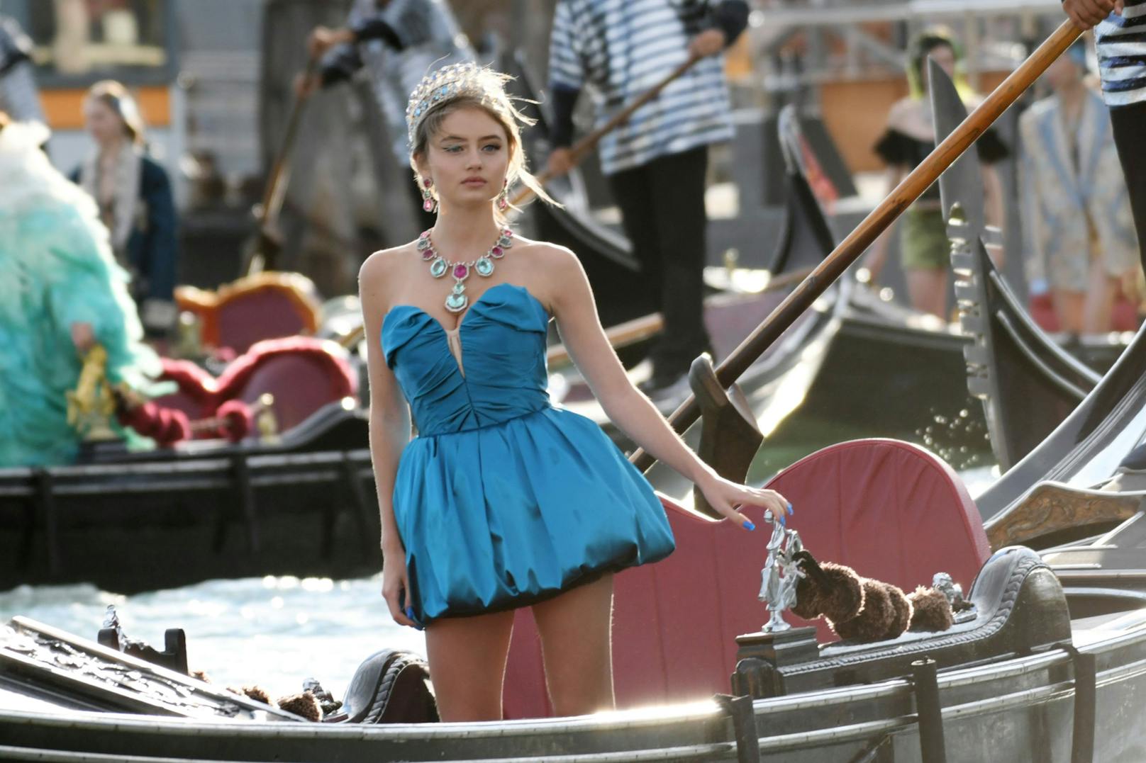 Leni Klum reist auf einer Gondel zum Markusplatz, der am sich am Sonntag in eine Modemärchen von Dolce &amp; Gabbana verwandelte.