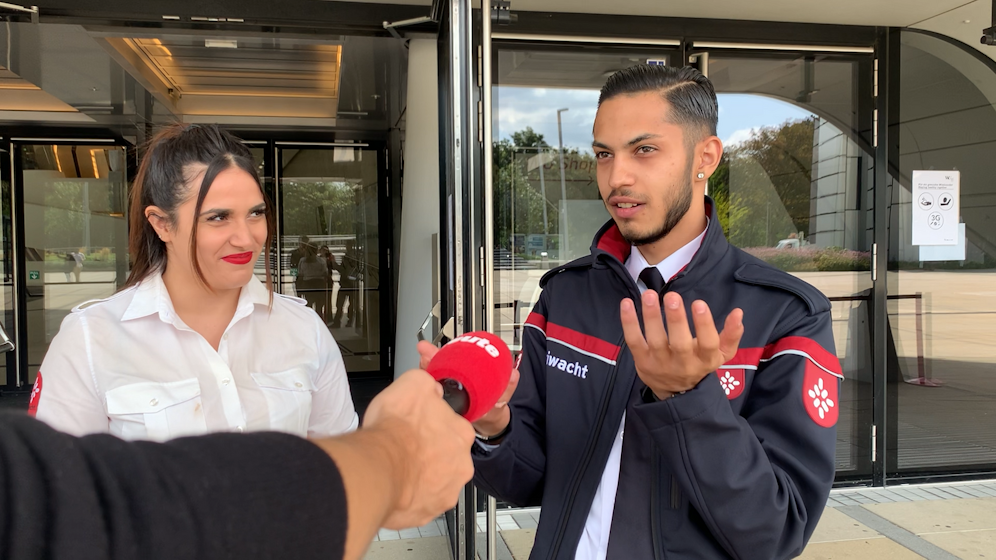 Securitys am DIF dürfen nur Personen mit einem gültigen negativen PCR-Testnachweis Einlass gewähren.